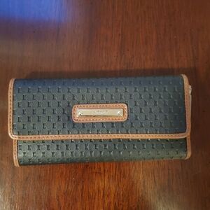 Nine West Black and Tan Textured Wallet